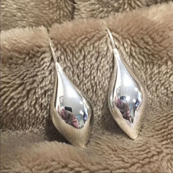 MICHAEL DAWKINS Sterling Silver Puff Teardrop French Wire Earrings - Picture 3 of 10